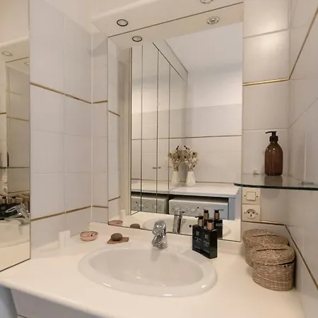 Apartment Elegant A Montmartre Paris