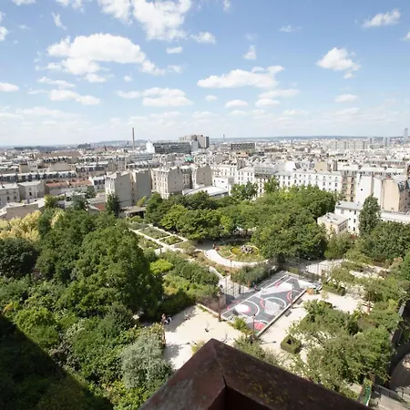 Elegant A Montmartre *
