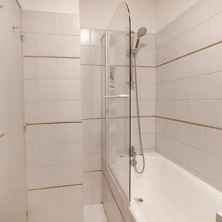 Elegant A Montmartre